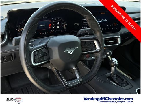 Used 2025 Ford Mustang GT Premium RWD image 9