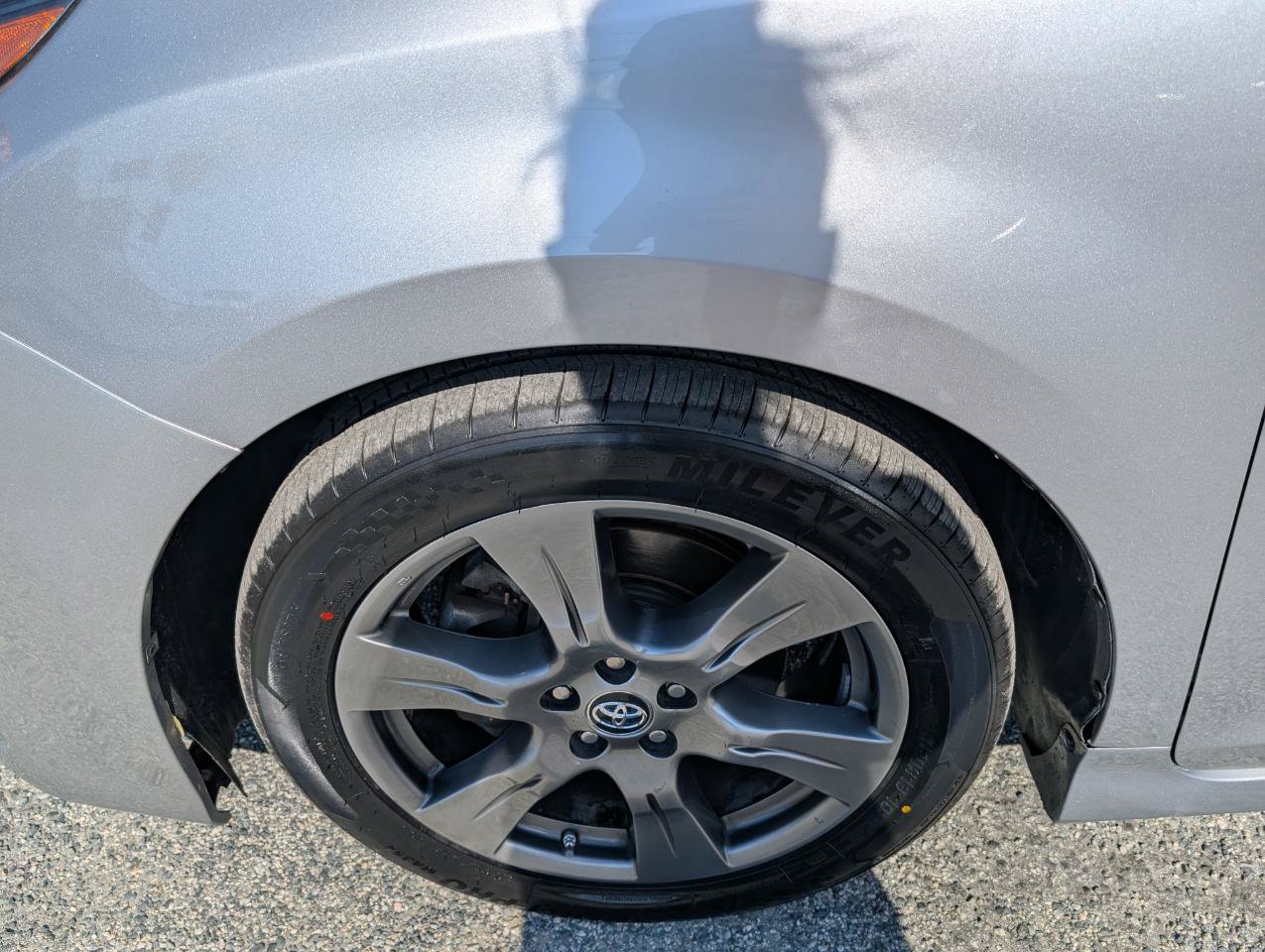Used 2018 Toyota Sienna SE FWD image 12