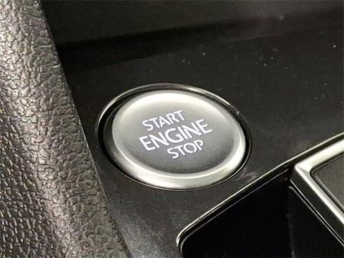 Used 2020 Volkswagen Tiguan SEL w/ 3rd Row Seat Package image 24