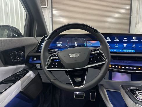 New 2025 Cadillac Optiq Sport 2 w/ LPO, Floor Liner Package image 24