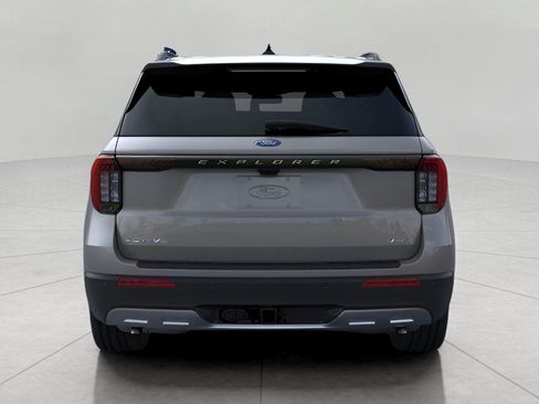 Used 2026 Ford Explorer Active w/ Active Comfort Package AWD/4WD image 7
