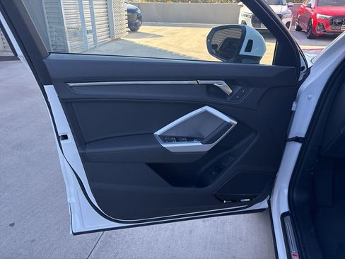 New 2025 Audi Q3 2.0T Premium image 10