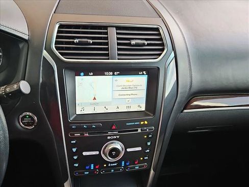 Used 2018 Ford Explorer Platinum AWD/4WD image 15
