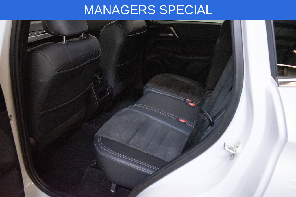 Used 2024 Mitsubishi Outlander 4WD Plug-In Hybrid image 22