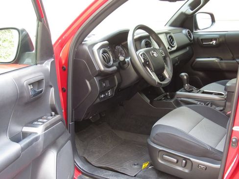 Used 2023 Toyota Tacoma TRD Off-Road AWD/4WD image 13