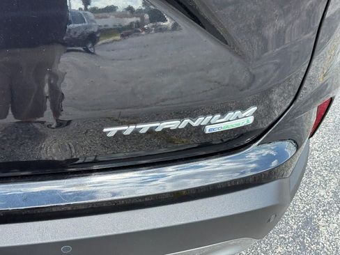 Used 2019 Ford Edge Titanium w/ Equipment Group 301A FWD image 10