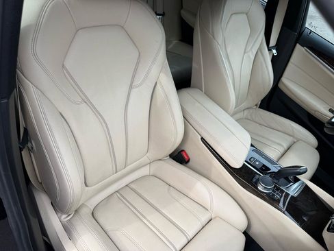 Used 2017 BMW 540i xDrive image 9