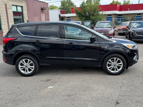 Used 2019 Ford Escape SE FWD image 6