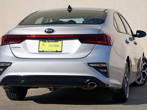 Used 2021 Kia Forte LXS FWD image 4