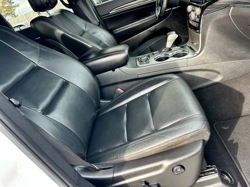 Used 2020 Jeep Grand Cherokee Limited image 10