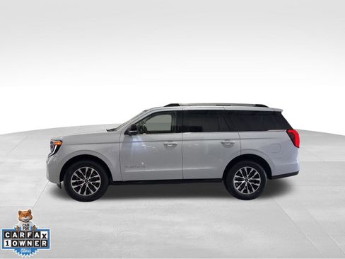 Used 2025 Ford Expedition Platinum AWD/4WD image 4