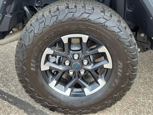 Used 2024 Jeep Wrangler Unlimited Rubicon 4xe w/ Technology Group AWD/4WD image 5