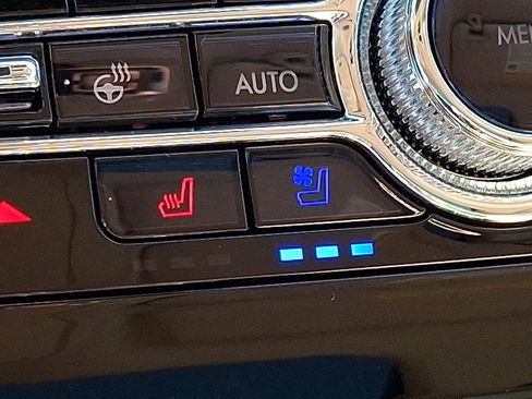 Used 2022 Lincoln Corsair AWD w/ Premium Package image 25