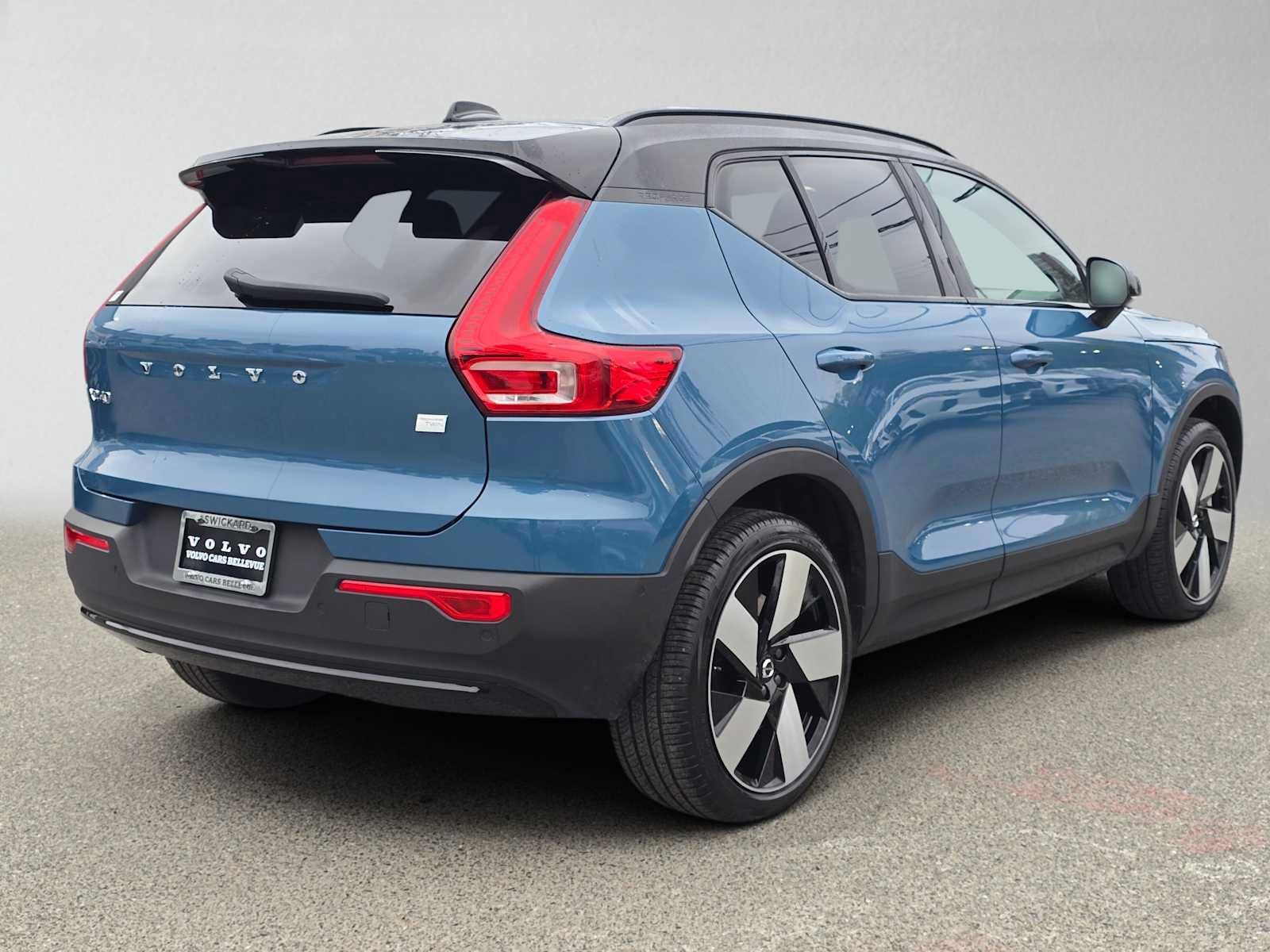 Certified 2023 Volvo XC40 Recharge Plus w/ Protection Package Premier AWD/4WD image 4