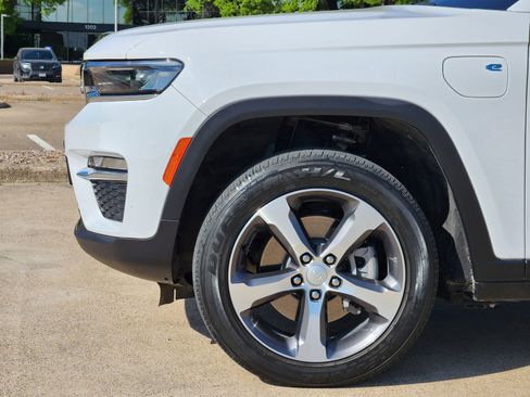 Used 2024 Jeep Grand Cherokee Limited 4xe w/ Trailer Tow Package image 8