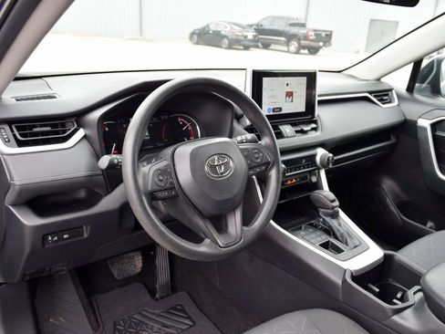 Used 2023 Toyota RAV4 XLE image 18