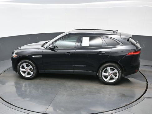 Used 2017 Jaguar F-PACE Premium image 39