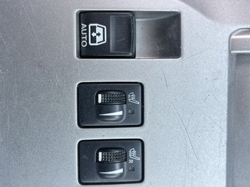 Used 2013 Toyota 4Runner SR5 w/ Premium Pkg w/3rd Row Seat AWD/4WD image 13