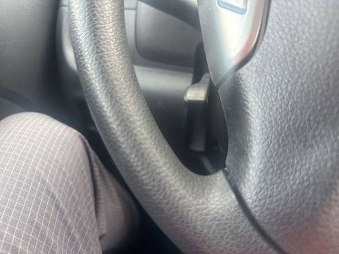 Used 2017 Nissan Versa S Plus image 25