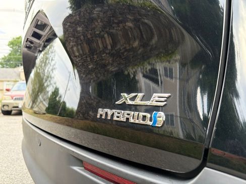 Used 2021 Toyota Sienna XLE AWD/4WD image 11