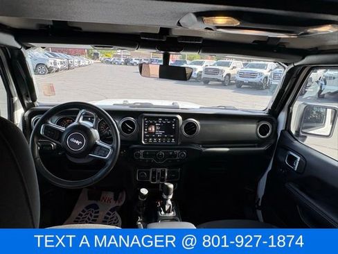 Used 2022 Jeep Wrangler Unlimited Sahara AWD/4WD image 12