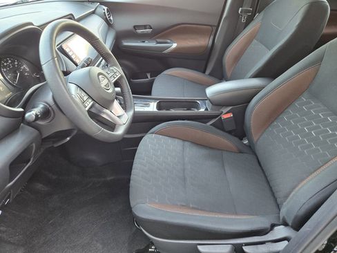 Used 2024 Nissan Kicks SR FWD image 8