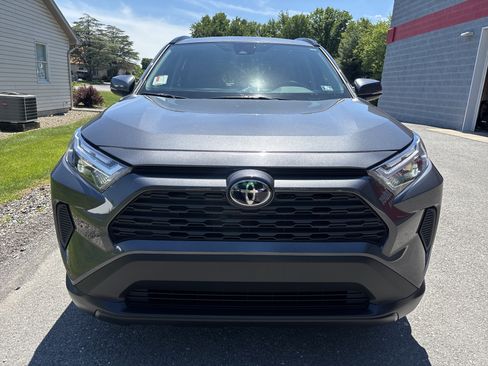 Used 2025 Toyota RAV4 XLE AWD/4WD image 9
