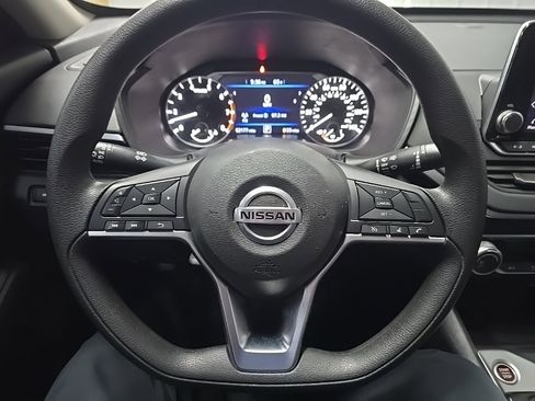 Used 2022 Nissan Altima 2.5 SV image 18