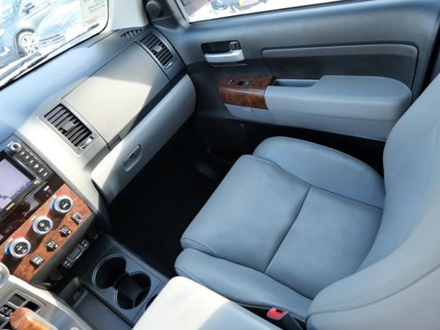 Used 2013 Toyota Tundra Platinum image 11