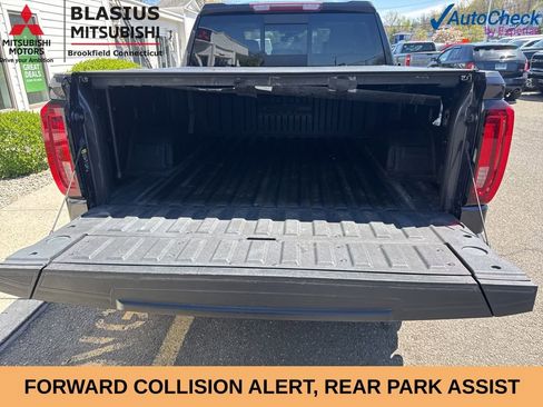 Used 2023 GMC Sierra 1500 SLT w/ SLT Premium Package AWD/4WD image 13