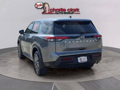 Certified 2025 Nissan Pathfinder S FWD image 3