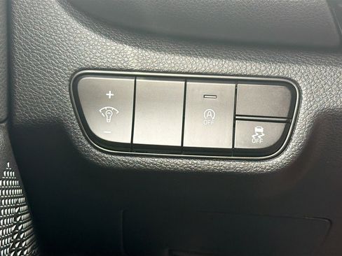 Used 2024 Kia Seltos S AWD/4WD image 17