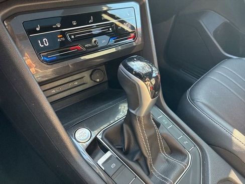 Used 2023 Volkswagen Tiguan SE R-Line image 32