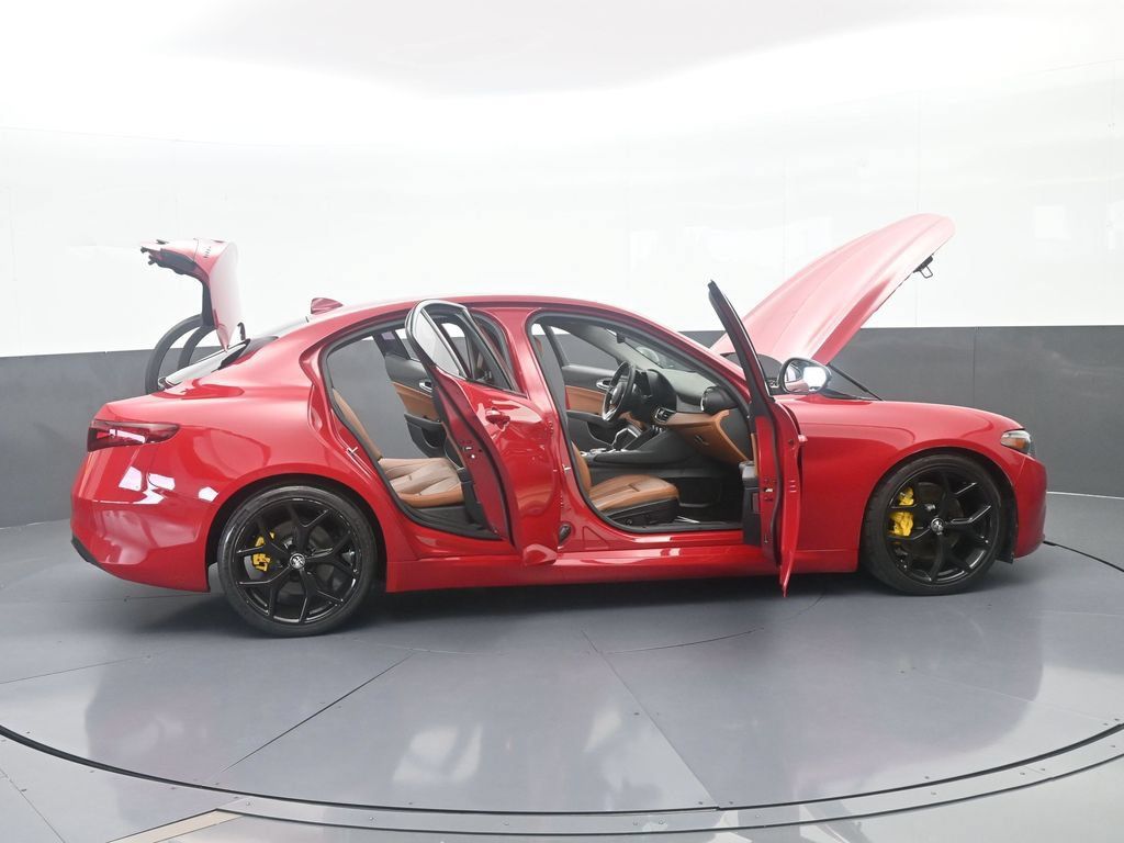 Used 2020 Alfa Romeo Giulia w/ Nero Edizione RWD image 68