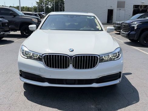 Used 2019 BMW 740i w/ Executive Package RWD image 2