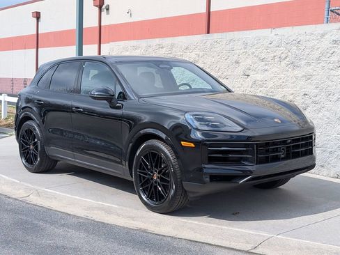 New 2026 Porsche Cayenne AWD/4WD image 8
