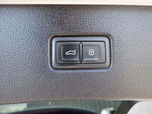 Used 2019 Audi Q7 3.0T Premium Plus AWD/4WD image 9