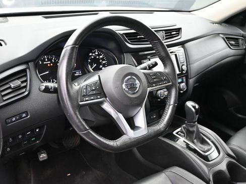 Used 2018 Nissan Rogue SL FWD image 16