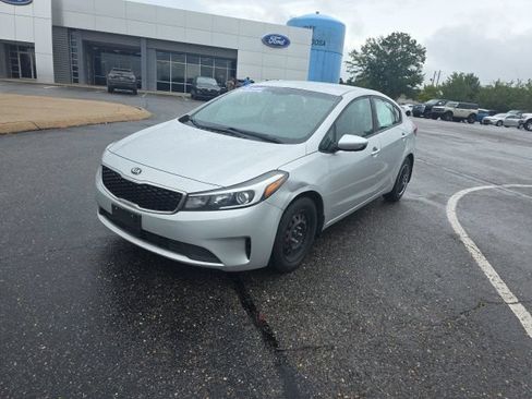 Used 2017 Kia Forte LX FWD image 7