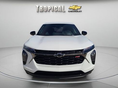 New 2026 Chevrolet Trax RS image 2