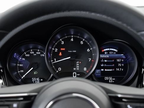 Used 2025 Porsche Macan image 14