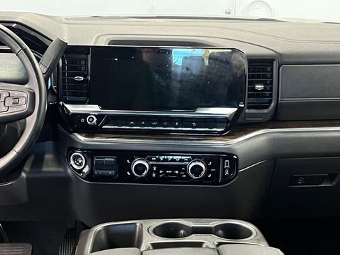 Used 2023 GMC Sierra 1500 SLE w/ X31 Off-Road Package image 20