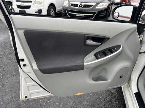 Used 2011 Toyota Prius Three image 11