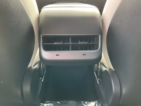 Used 2021 Tesla Model 3 Standard Range Plus image 34