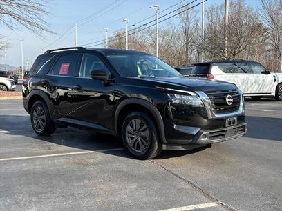 Used 2024 Nissan Pathfinder SV