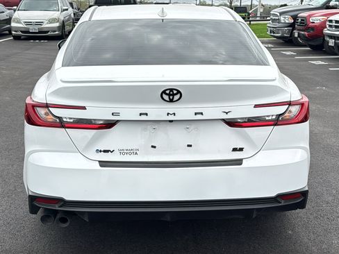 Used 2025 Toyota Camry SE w/ Convenience Package image 6