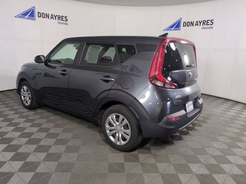 Used 2021 Kia Soul LX FWD image 3