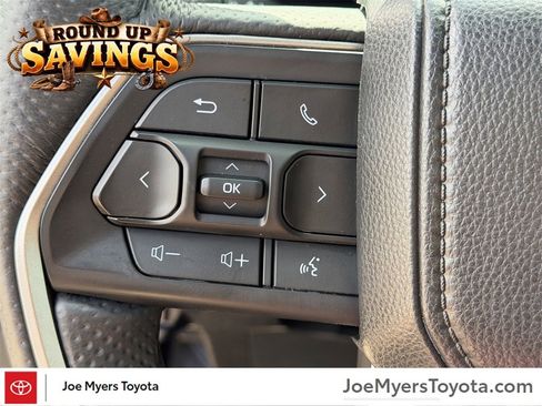Used 2025 Toyota Tacoma Limited image 25