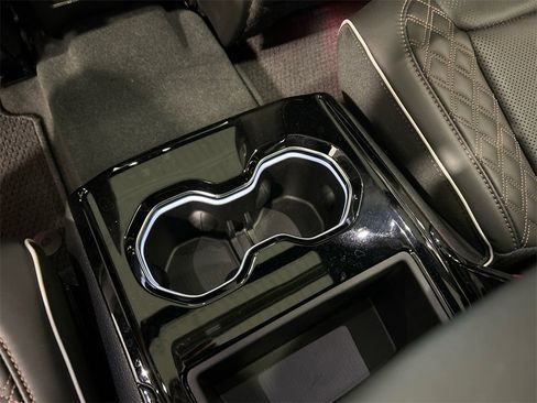 Used 2024 Jeep Grand Cherokee L Summit image 30