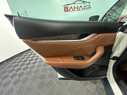 Used 2021 Maserati Levante image 19